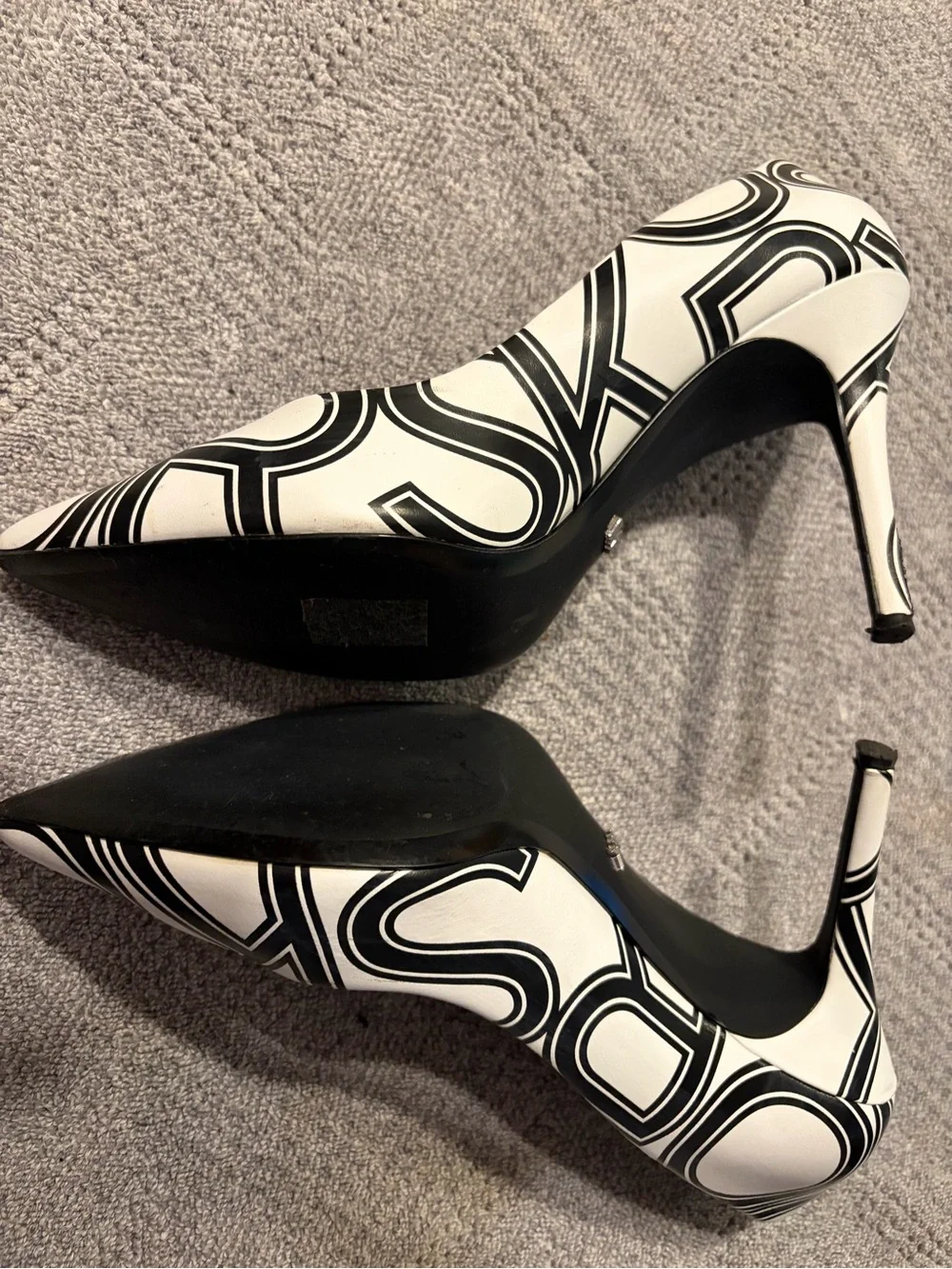 Michael Kors Black & White Geometric Pointed Pumps